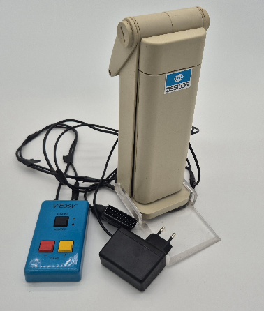 zoom camera essilor